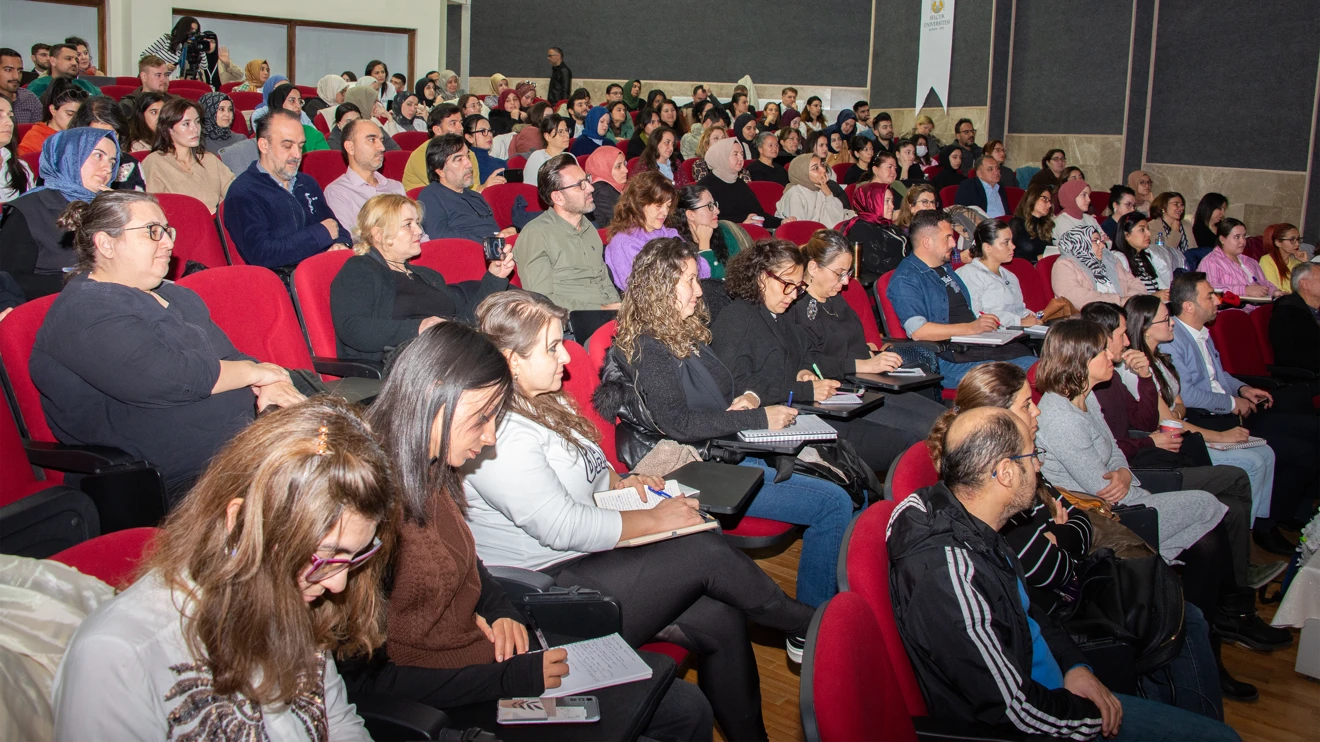 Selçuk Üniversitesinde yapay zeka ile araştırma eğitimi yapıldı
